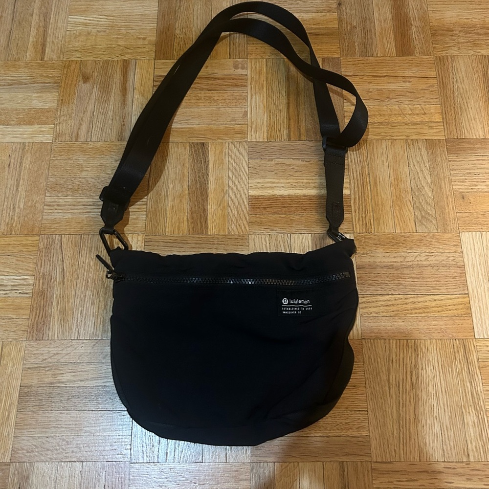 Lululemon purse